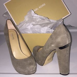 Michael Kors Haven Pumps suede chunky heel